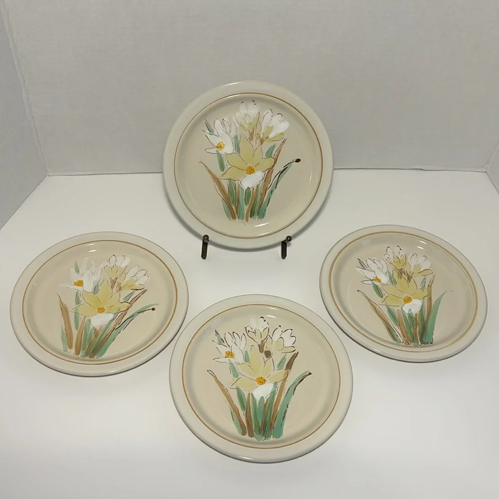 Dessert Lunch Plates Stoneware Casual Classic Daffodils Hand Painted Korea SO 4